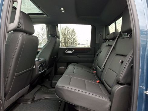 New 2025 GMC Sierra 2500 Denali w/ Denali Reserve Package image 6
