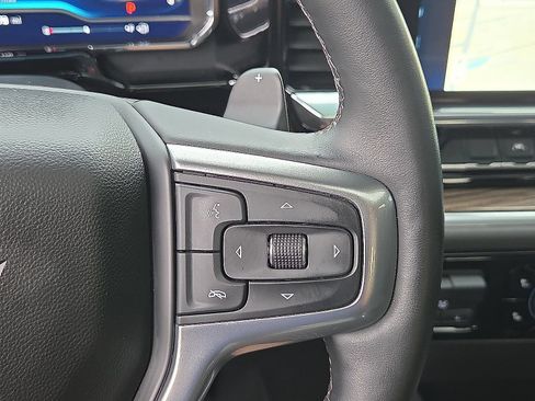Used 2025 Chevrolet Silverado 1500 LT Trail Boss w/ Convenience Package II AWD/4WD image 18