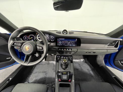 Used 2022 Porsche 911 GT3 image 13