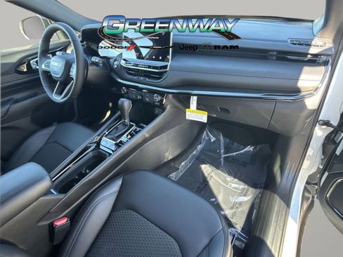 New 2026 Jeep Compass Latitude image 10