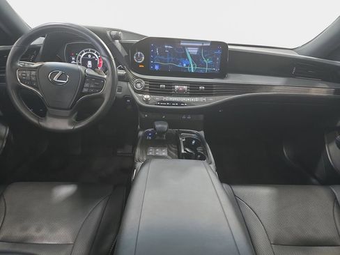 Used 2023 Lexus LS 500 w/ Accessory Package (Z2) RWD image 10
