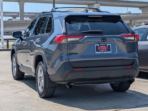 Used 2025 Toyota RAV4 XLE w/ Convenience Package FWD image 4