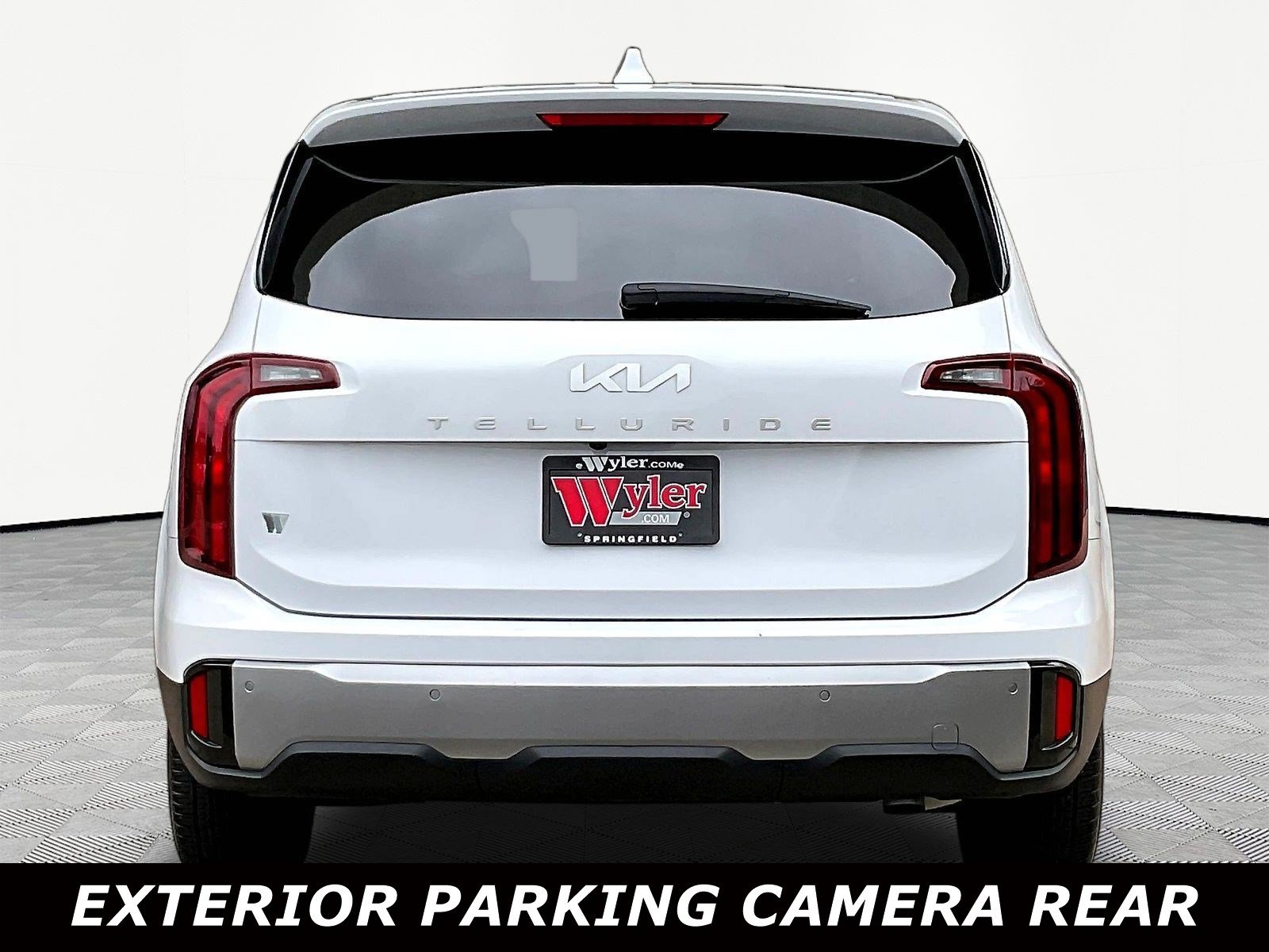 Used 2025 Kia Telluride LX FWD image 5