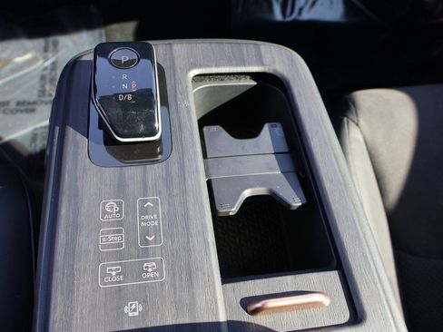 Used 2023 Nissan Ariya FWD image 58