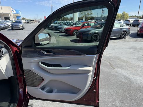 Used 2022 Jeep Grand Cherokee L Overland w/ Luxury Tech Group IV image 22