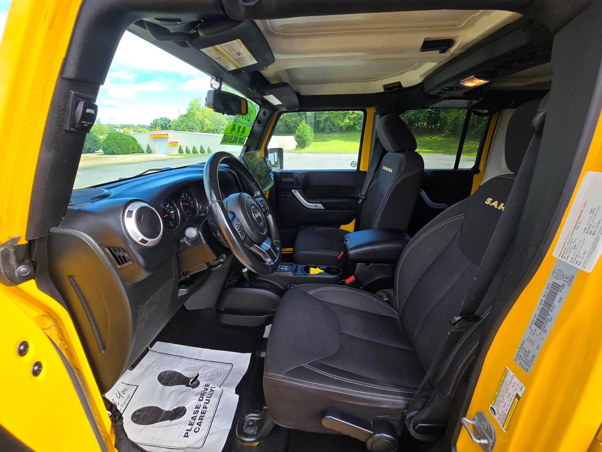 Used 2015 Jeep Wrangler Unlimited Sahara w/ Dual Top Group AWD/4WD image 11