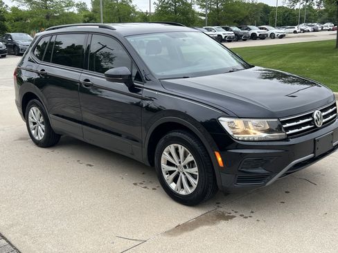 Used 2019 Volkswagen Tiguan S image 2
