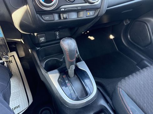 Used 2018 Honda Fit Sport image 25