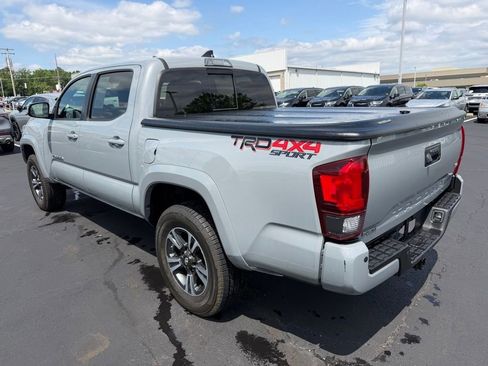Used 2018 Toyota Tacoma TRD Sport w/ Technology Package AWD/4WD image 9