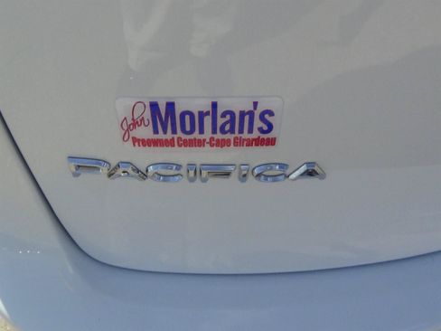 Certified 2025 Chrysler Pacifica Select FWD image 10