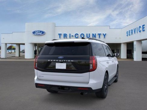 New 2025 Ford Expedition Active image 8