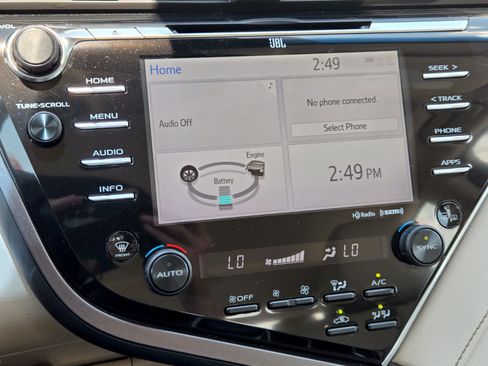 Used 2018 Toyota Camry XLE w/ Audio Package FWD image 16