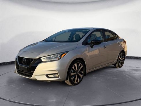 Used 2020 Nissan Versa SR w/ Convenience Package image 2