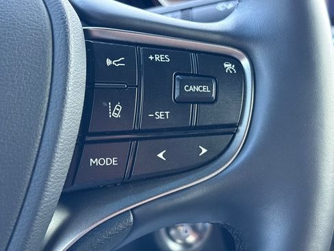 Used 2025 Lexus ES 300h w/ Premium Package FWD image 38