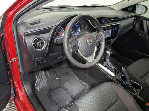 Used 2018 Toyota Corolla LE image 9