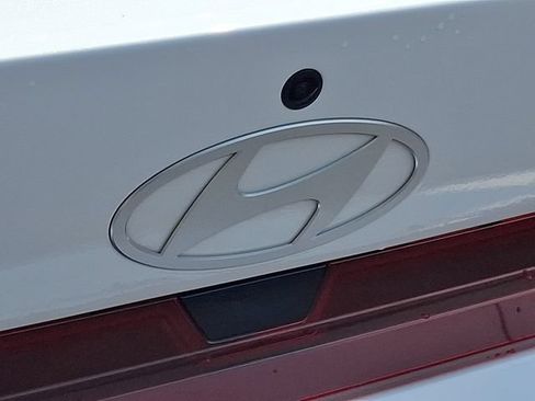 Certified 2025 Hyundai Elantra SE w/ Cargo Package FWD image 19