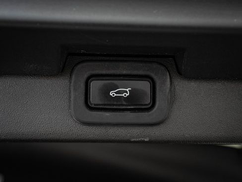 Used 2023 Land Rover Discovery S R-Dynamic image 23