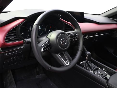 Certified 2025 MAZDA MAZDA3 Hatchback w/Premium Plus Pkg image 11
