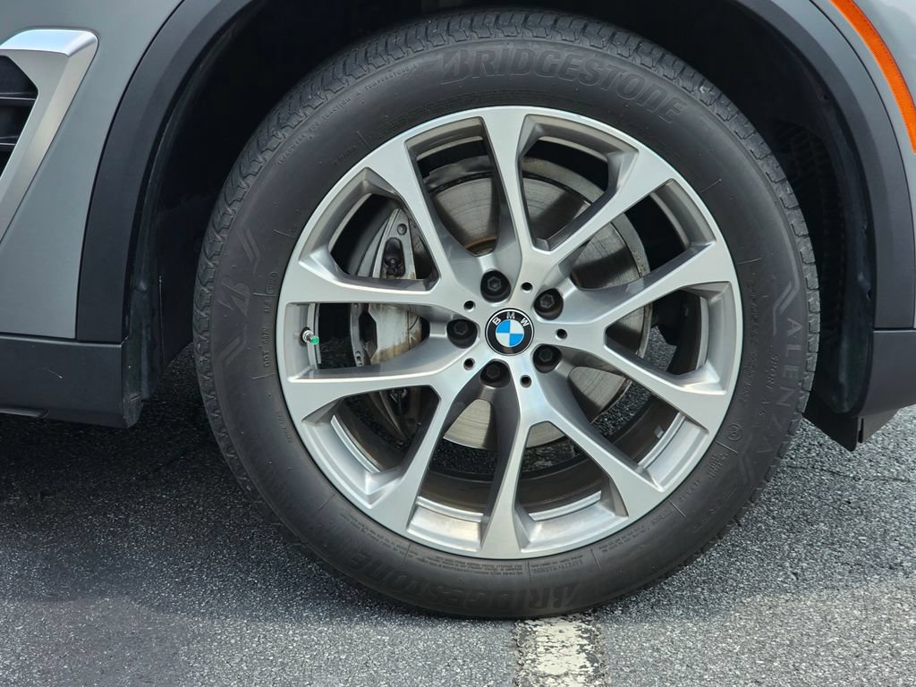 Certified 2024 BMW X5 xDrive40i w/ Premium Package AWD/4WD image 13
