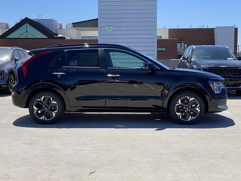 New 2026 Kia Niro Wave FWD image 2