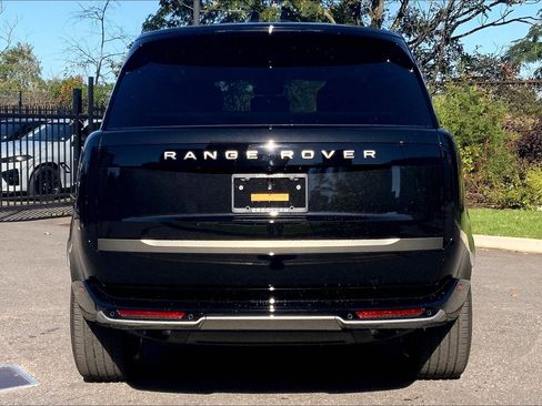 New 2025 Land Rover Range Rover SE image 4