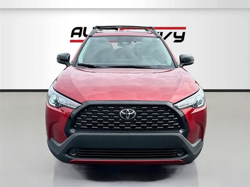 Used 2025 Toyota Corolla Cross LE w/ Moonroof Package image 2