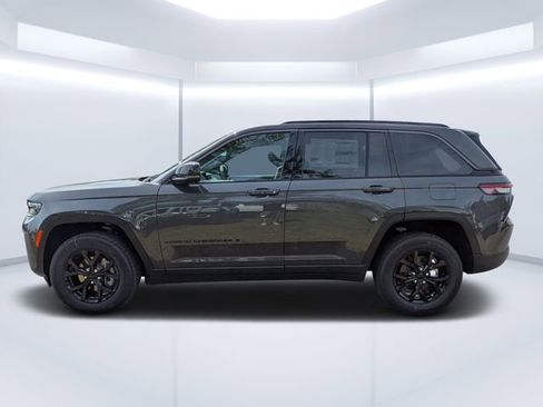 New 2026 Jeep Grand Cherokee Altitude AWD/4WD image 6