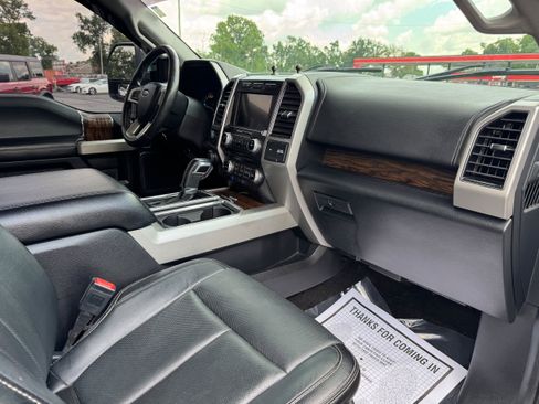 Used 2018 Ford F150 Lariat w/ Equipment Group 502A Luxury AWD/4WD image 17