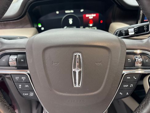 Certified 2022 Lincoln Nautilus Reserve AWD/4WD image 16