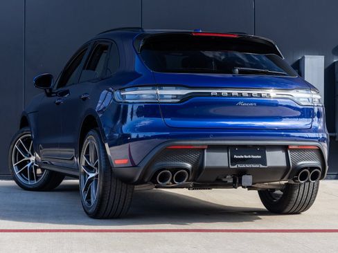 Certified 2026 Porsche Macan AWD/4WD image 3