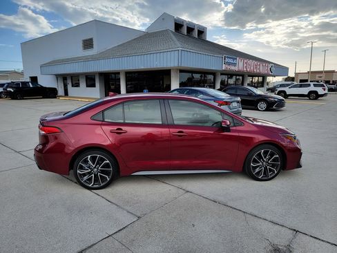 Used 2022 Toyota Corolla SE image 6