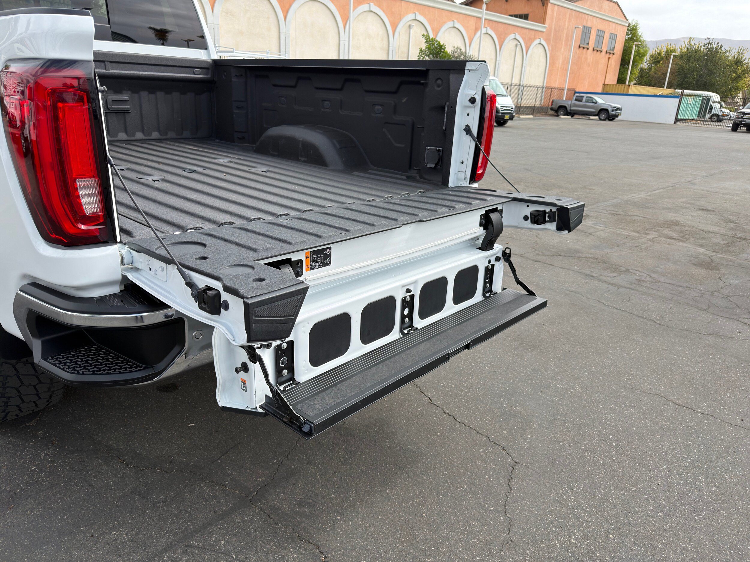 Used 2020 GMC Sierra 3500 SLT w/ SLT Premium Plus Package AWD/4WD image 22