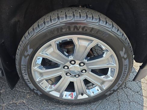 Used 2018 GMC Sierra 1500 Denali w/ Denali Ultimate Package AWD/4WD image 16