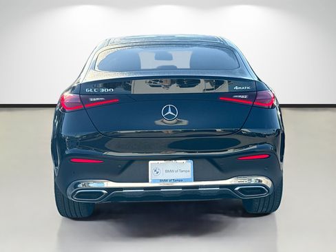 Used 2025 Mercedes-Benz GLC 300 4MATIC image 4