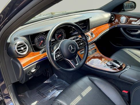 Used 2019 Mercedes-Benz E 450 4MATIC Sedan w/ Premium Package image 17