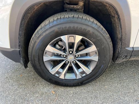 Used 2025 Chevrolet Equinox LT FWD image 25