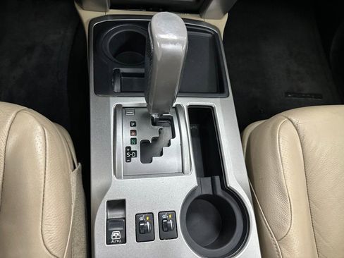 Used 2011 Toyota 4Runner SR5 w/ Premium Pkg w/Leather RWD image 29