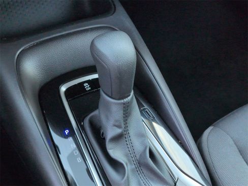 Used 2025 Toyota Corolla LE image 24