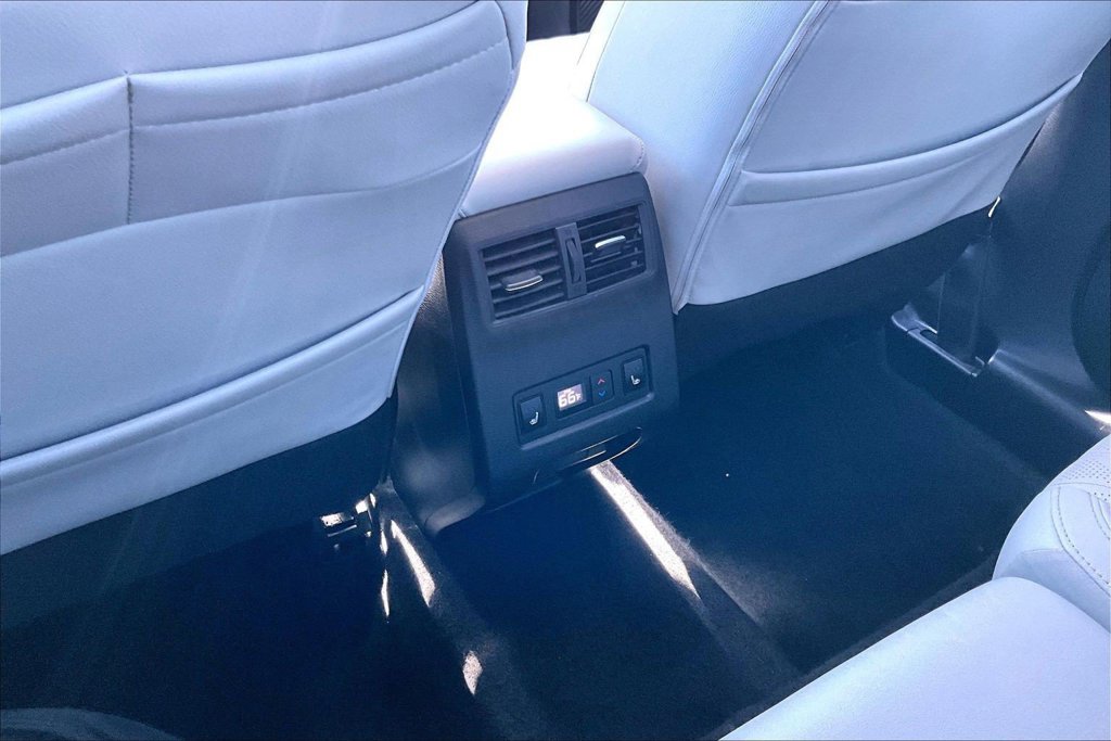 Used 2025 Mitsubishi Outlander SEL FWD image 10