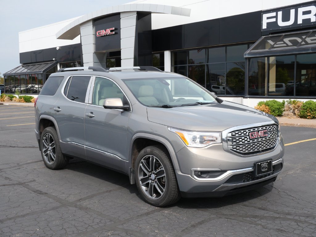 Certified 2019 GMC Acadia Denali w/ Technology Package AWD/4WD image 3