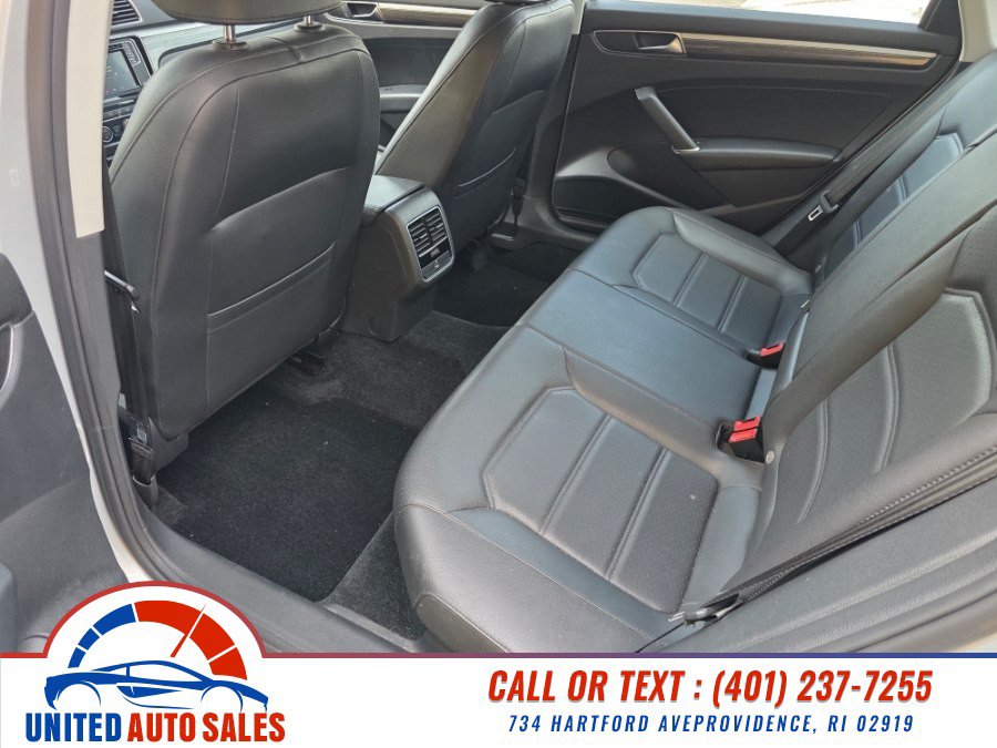 Used 2018 Volkswagen Passat 2.0T SE w/ SE Lighting Package FWD image 10