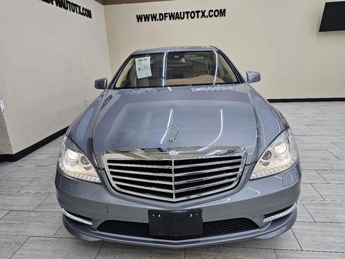 Used 2010 Mercedes-Benz S 550 image 3