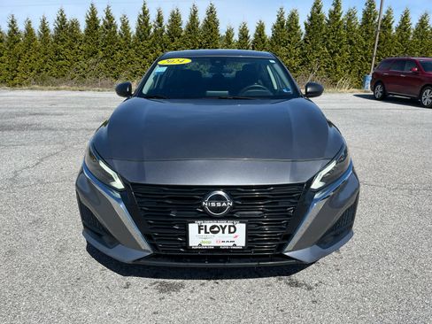 Used 2024 Nissan Altima 2.5 SV FWD image 8
