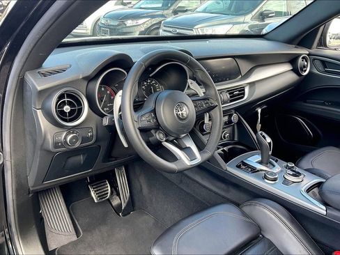 Used 2023 Alfa Romeo Stelvio Veloce AWD/4WD image 13