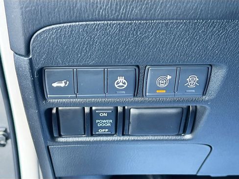 Used 2020 Nissan Armada Platinum w/ Captain's Chairs Package image 10