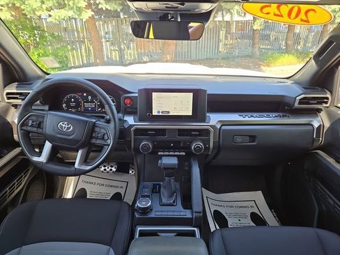 Used 2025 Toyota Tacoma TRD Sport AWD/4WD image 3