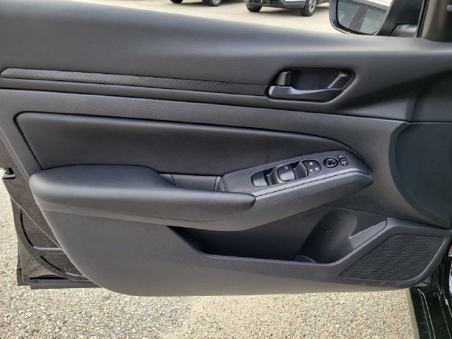 Used 2025 Nissan Altima 2.5 S FWD image 15
