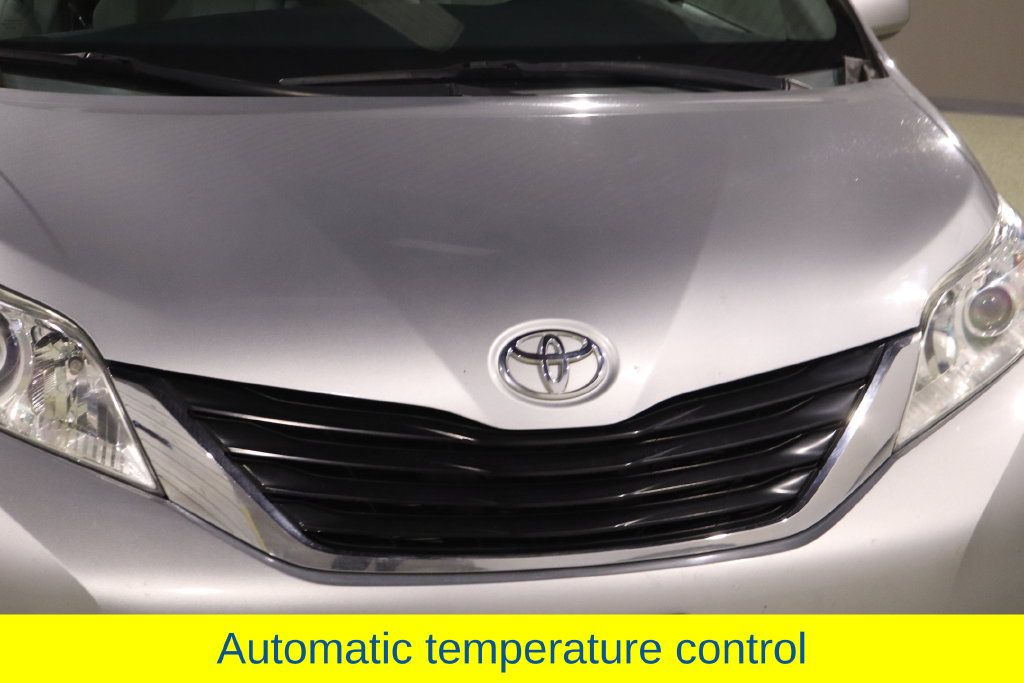 Used 2014 Toyota Sienna LE FWD image 14