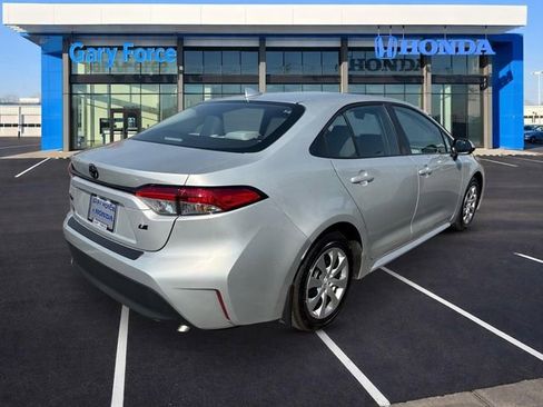 Used 2025 Toyota Corolla LE image 2