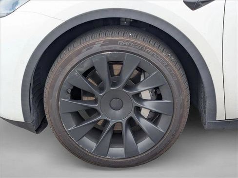 Used 2021 Tesla Model Y Long Range image 19